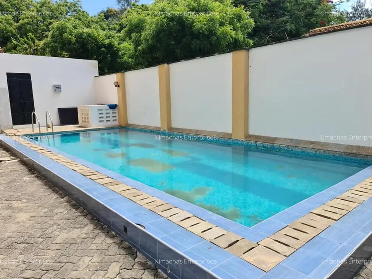 3 Bed Apartment with En Suite at Moyne Drive Nyali - 3