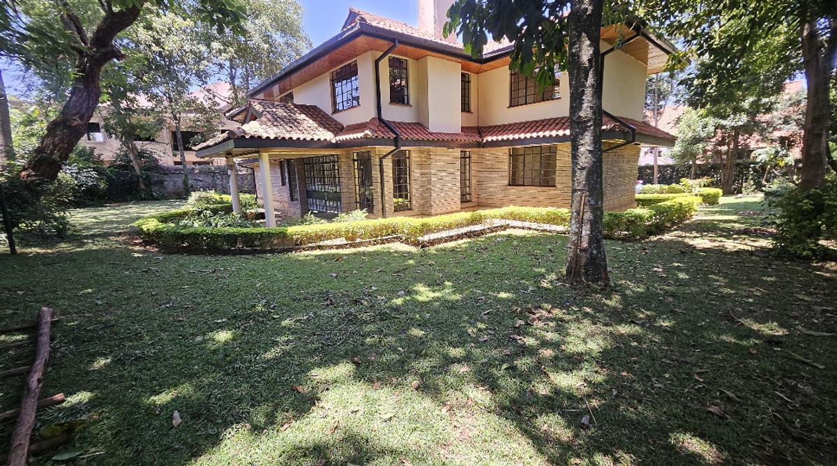 4 Bed House with En Suite in Runda - 2