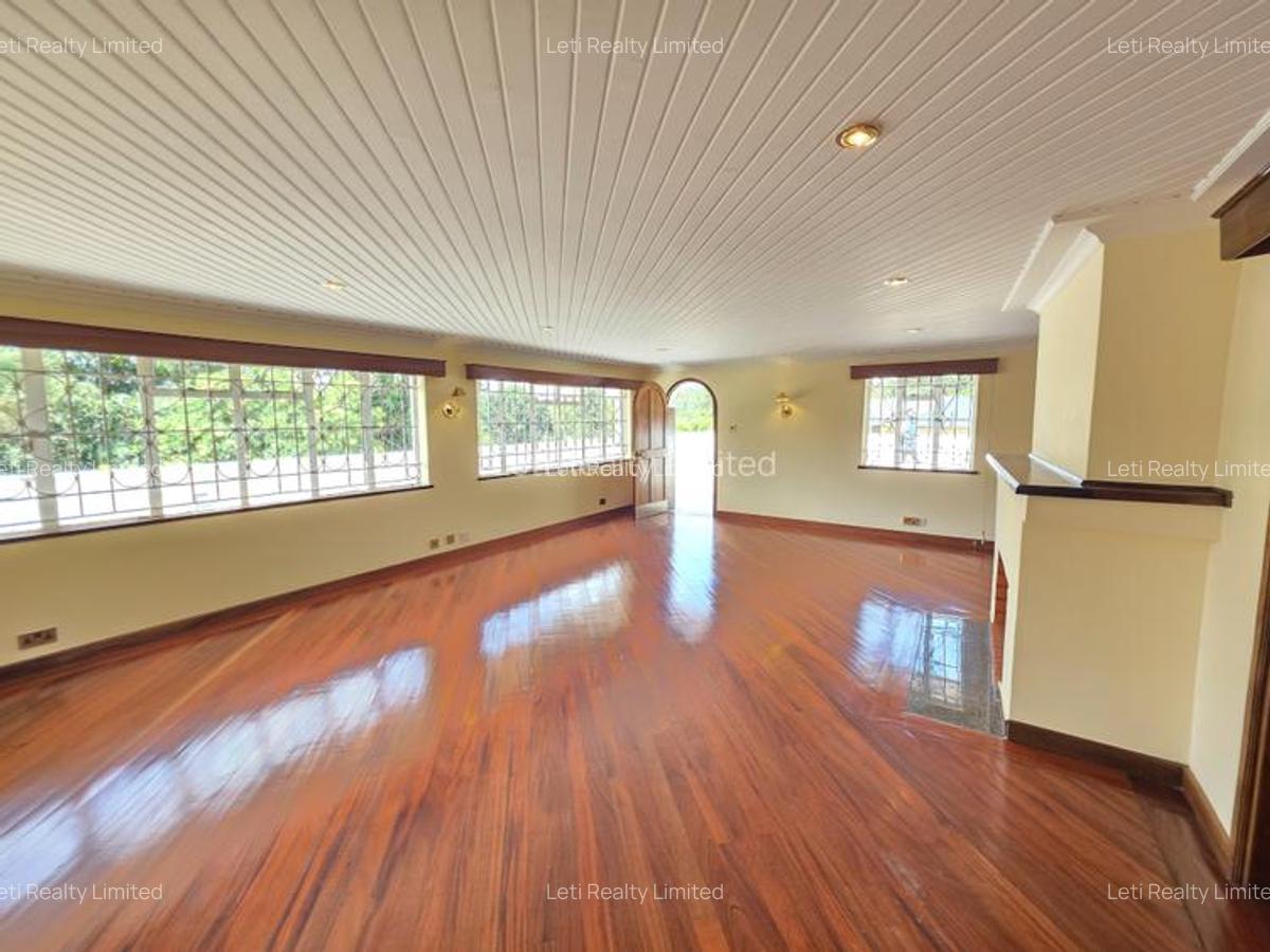 Commercial Property with Service Charge Included in Lavington - 10
