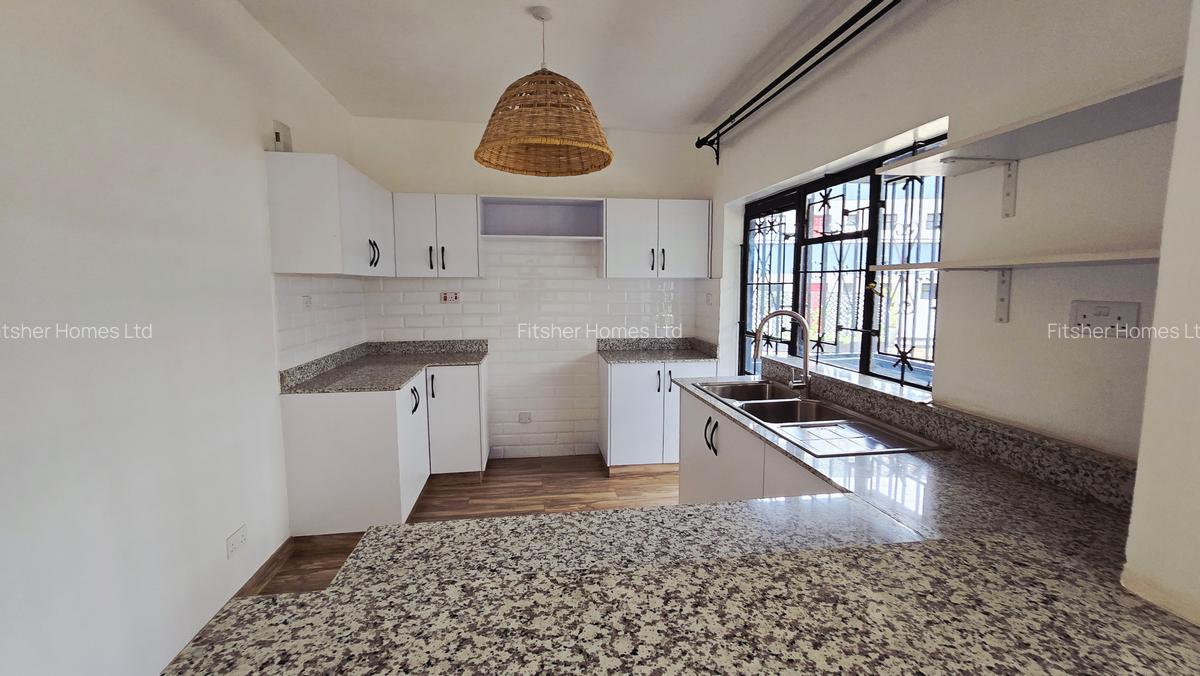 3 Bed Apartment with En Suite in Kilimani - 10