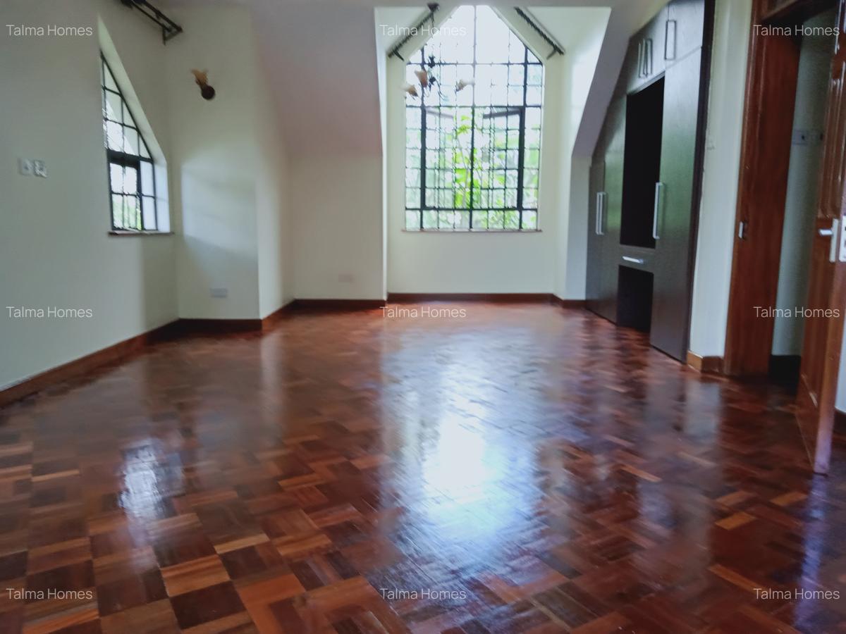 4 Bed Townhouse with En Suite at Off Convent Drive - 7