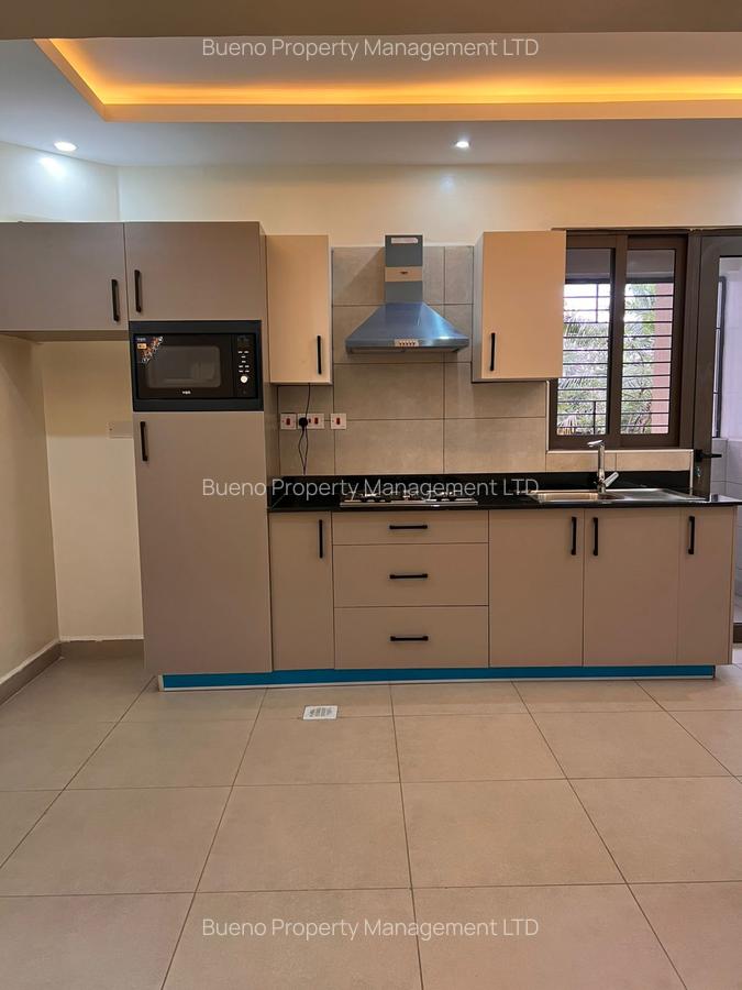 1 Bed Apartment with En Suite in Kilimani - 3