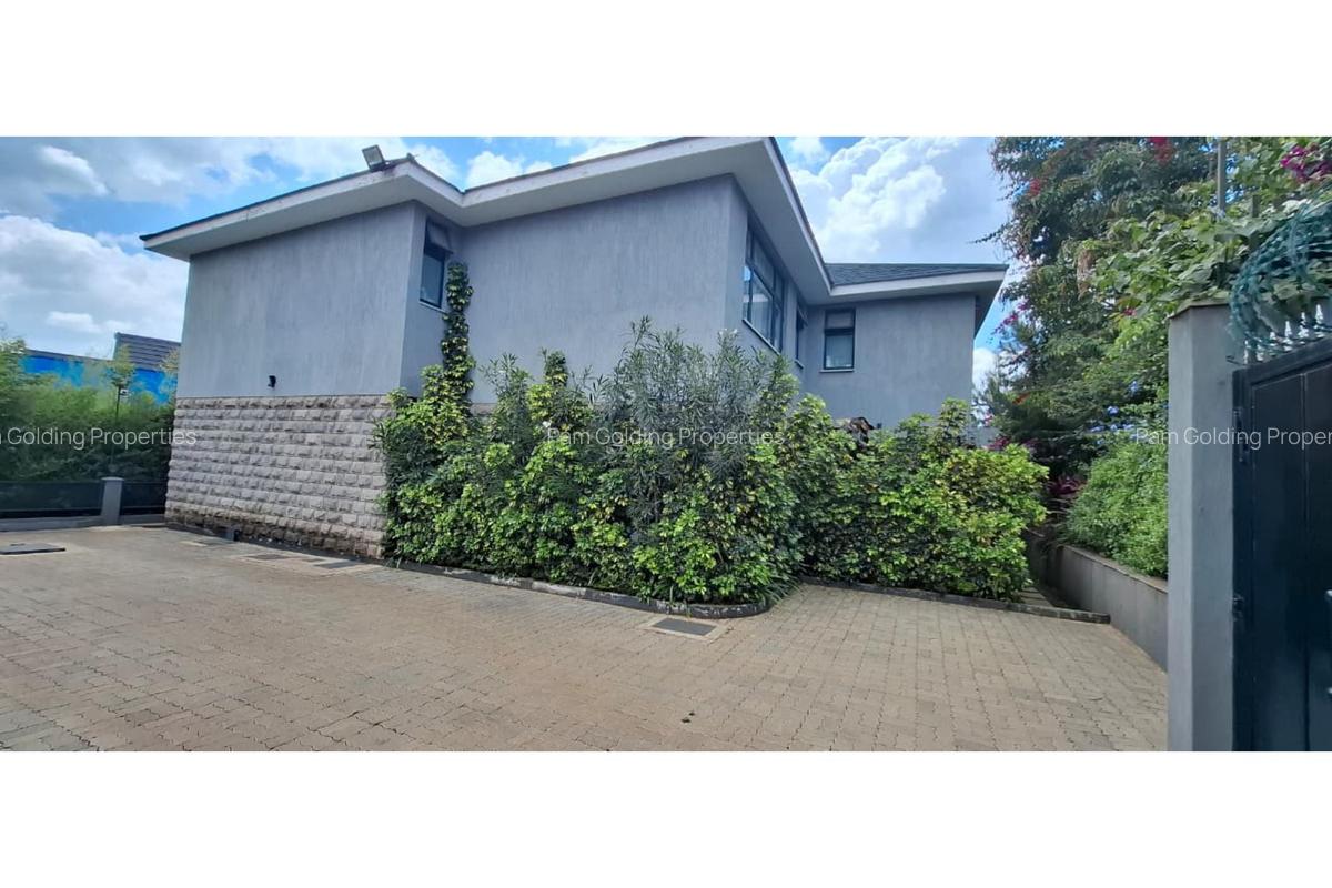 3 Bed House at Garden Estate - 18