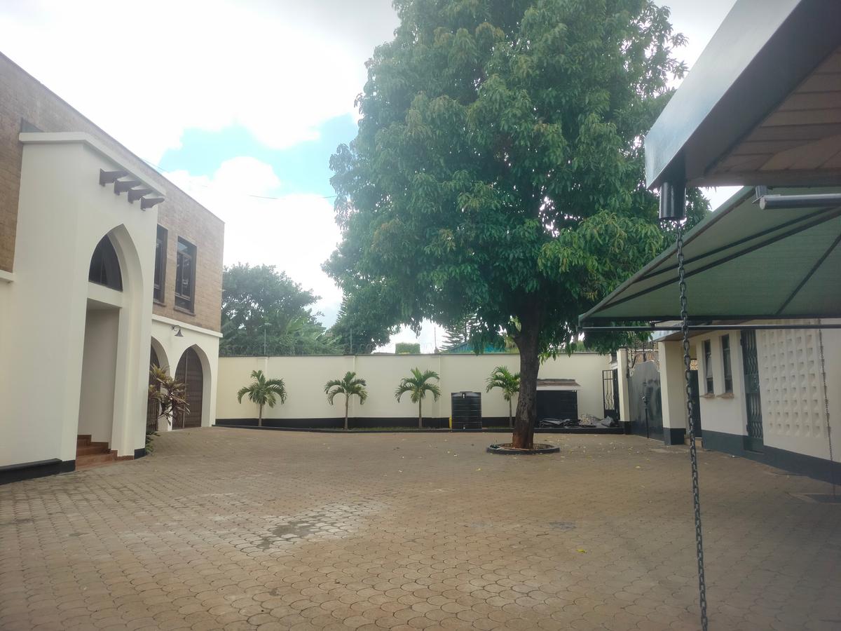 5 Bed Townhouse with Swimming Pool at Few Minutes Drive To Gigiri - 19