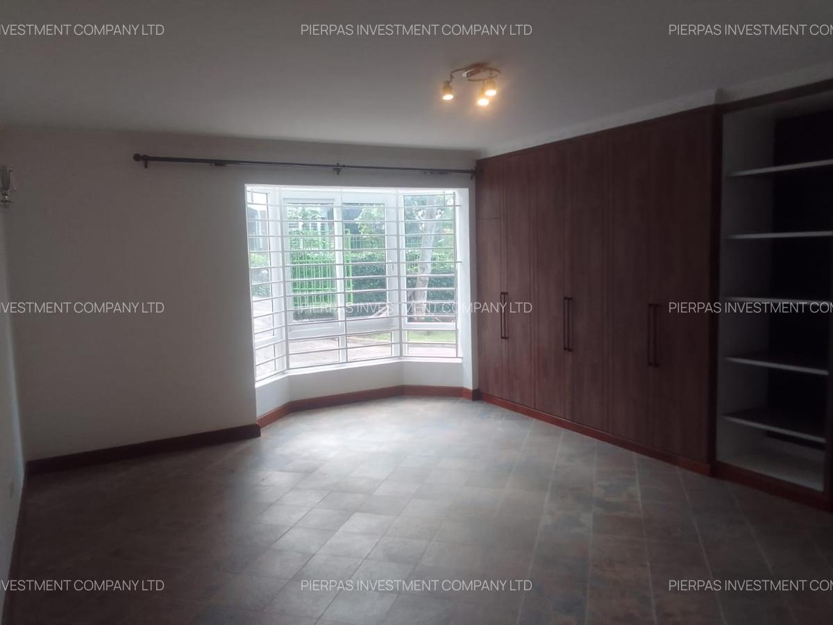 5 Bed Townhouse with En Suite in Rosslyn - 15