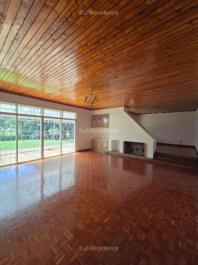4 Bed House with En Suite at Loresho Crescent - 4