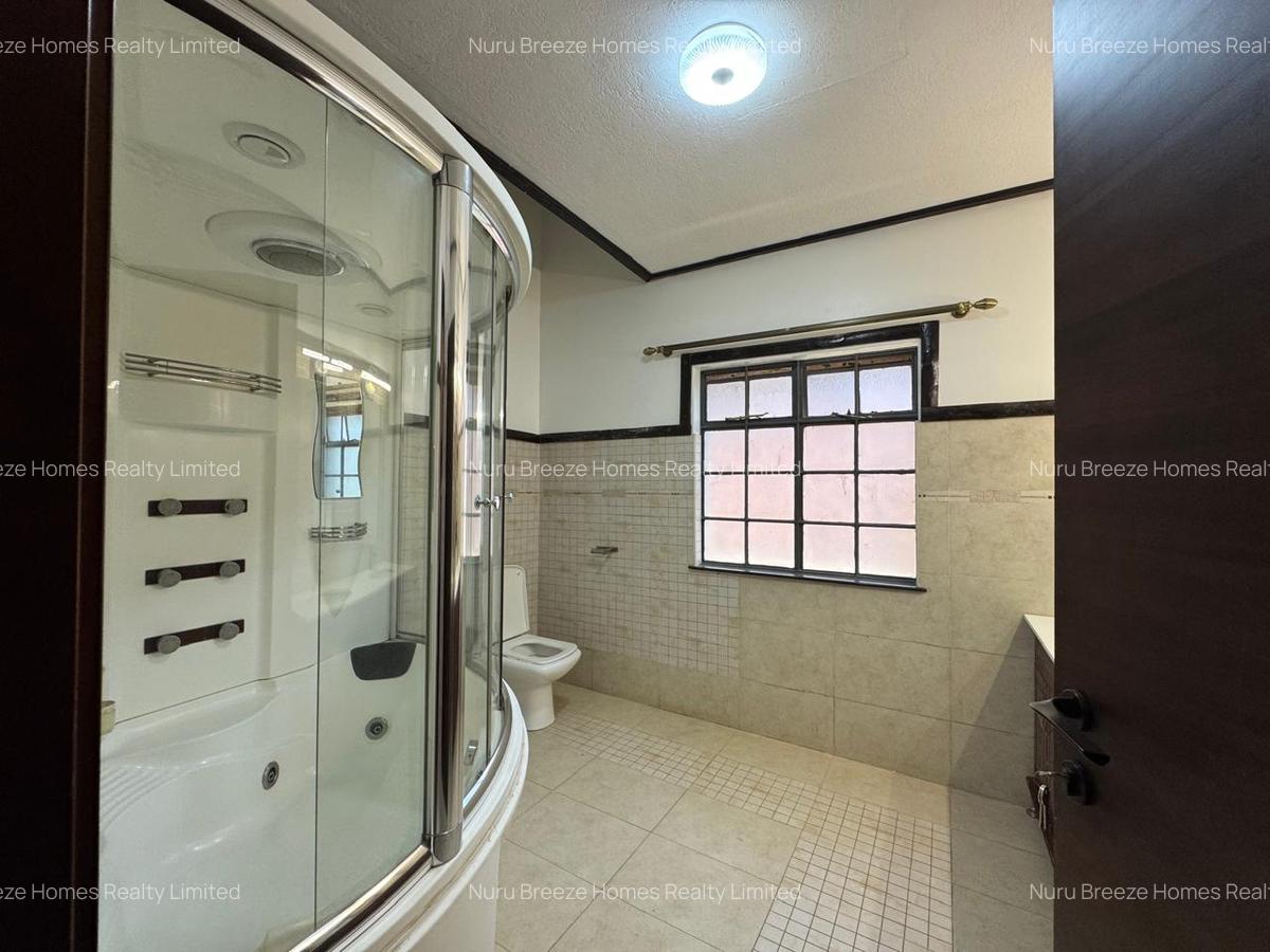 4 Bed Townhouse with En Suite in Lavington - 17