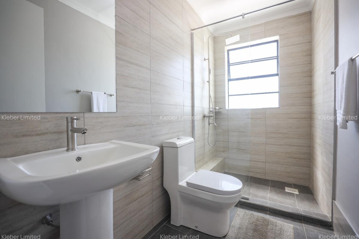 4 Bed Townhouse with En Suite in Kitengela - 3