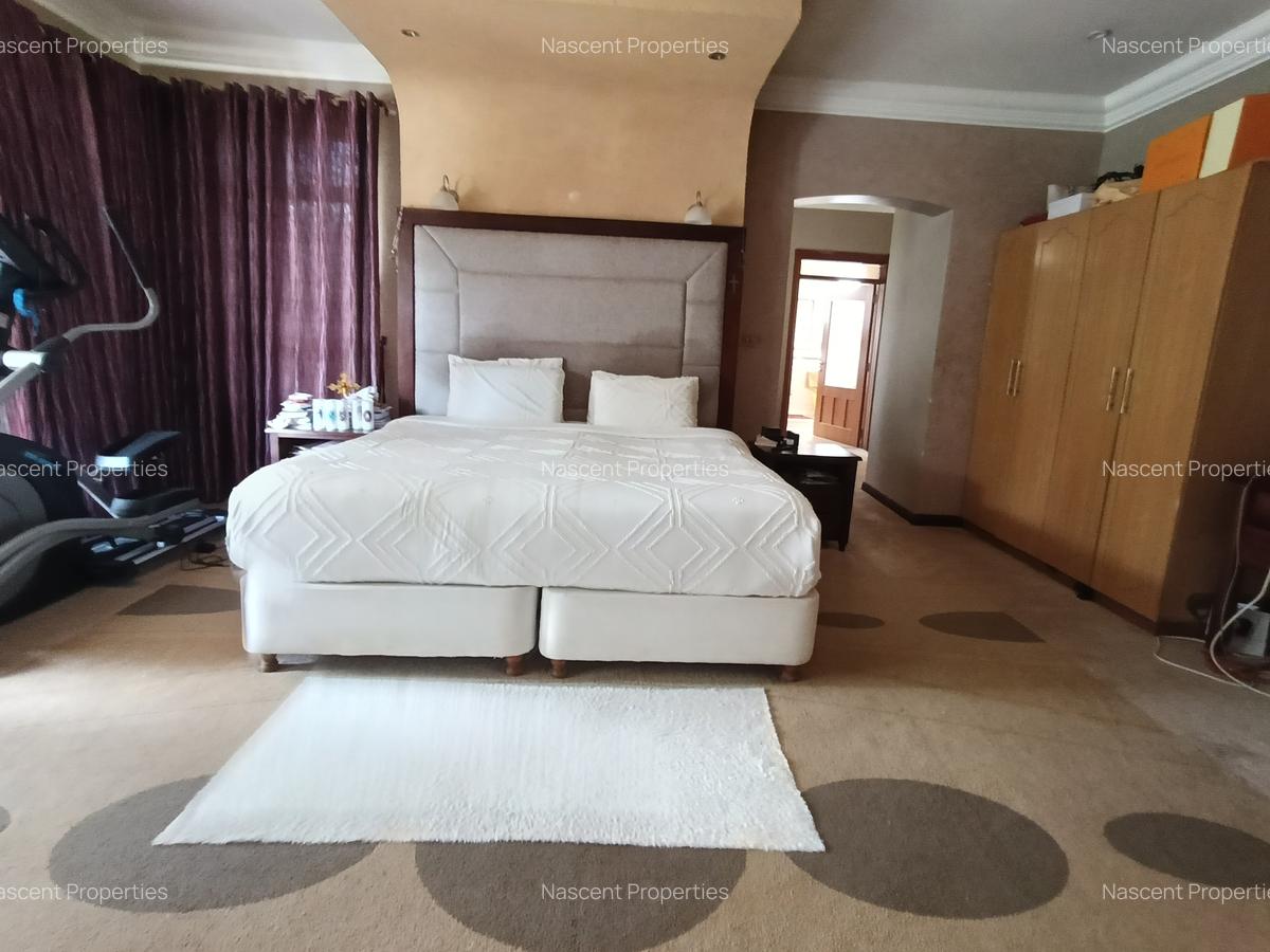 4 Bed House with En Suite in Runda - 15