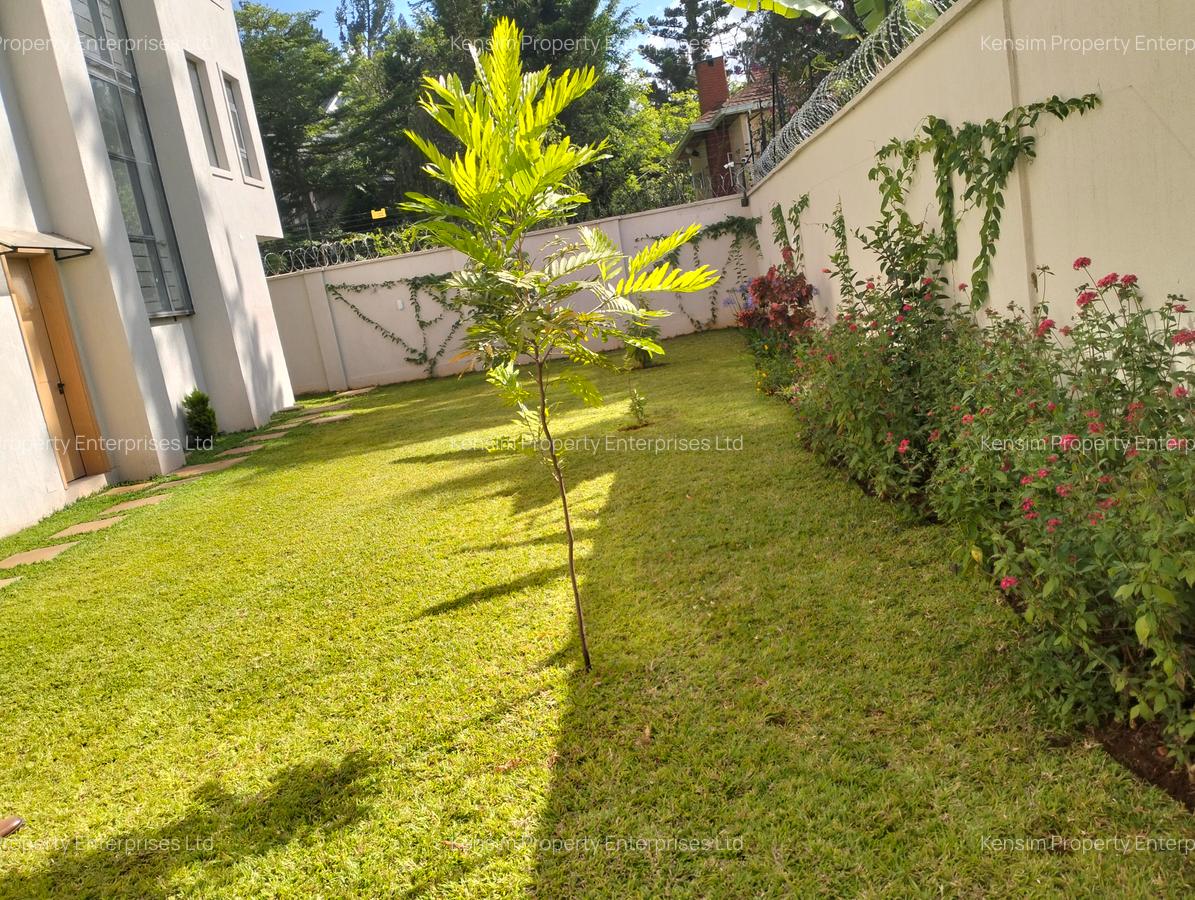 6 Bed Townhouse with En Suite in Lavington - 1