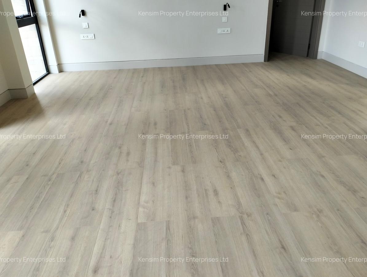 5 Bed Townhouse with En Suite in Westlands Area - 11