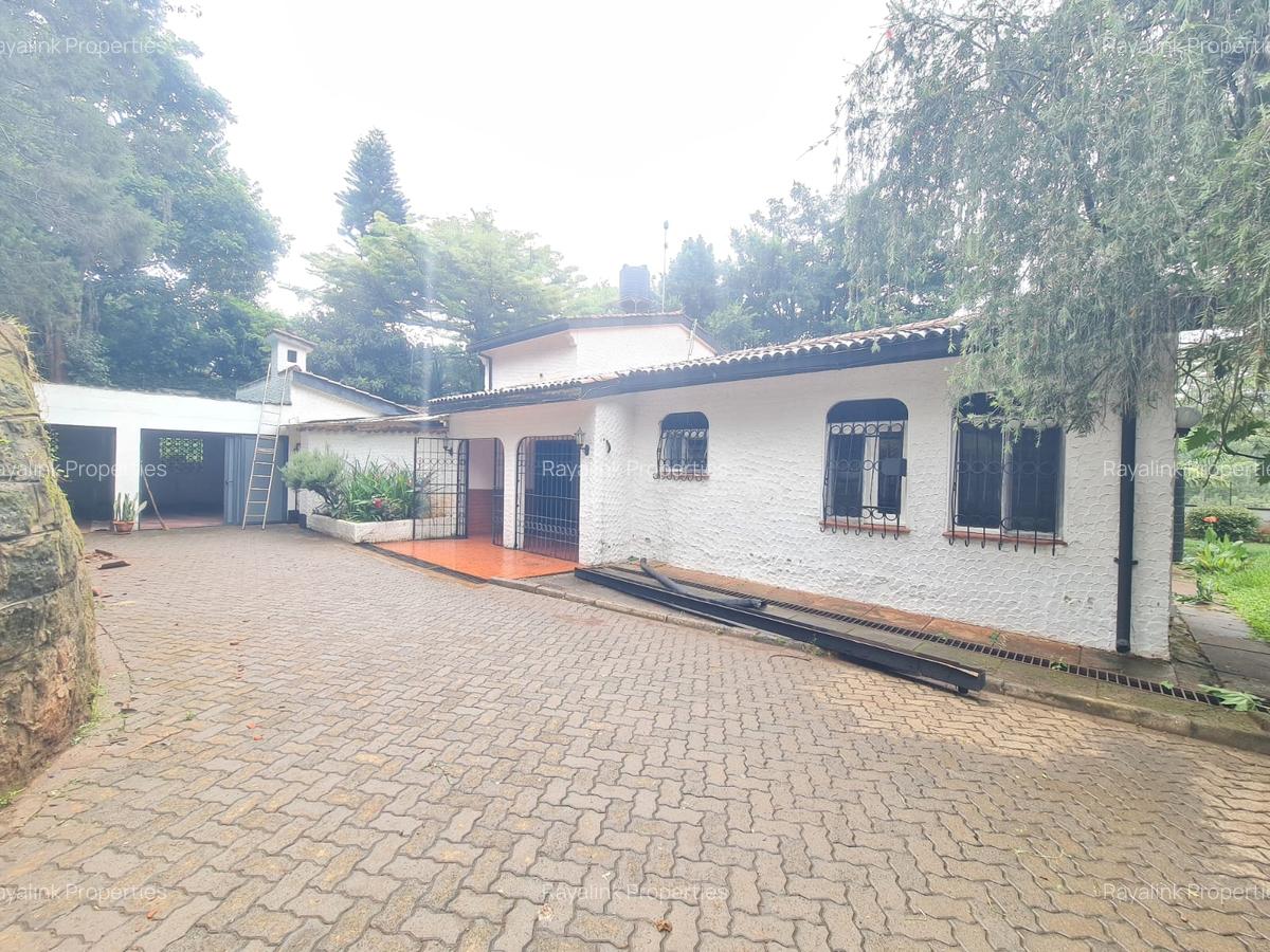 4 Bed House with En Suite at Hillview - 19
