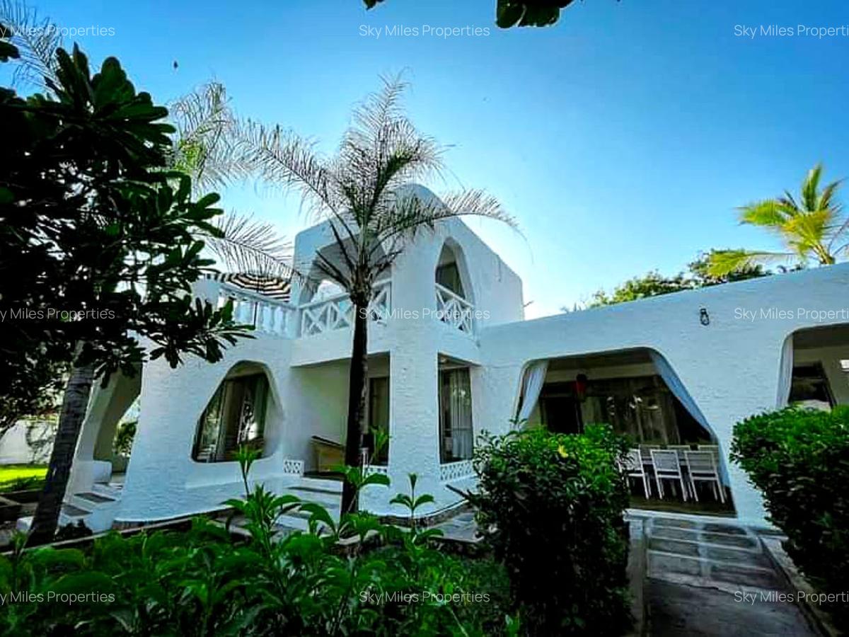5 Bed Villa with En Suite at Diani - 2