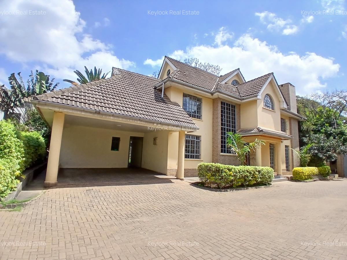 5 Bed Townhouse with En Suite at Lavington Green - 6