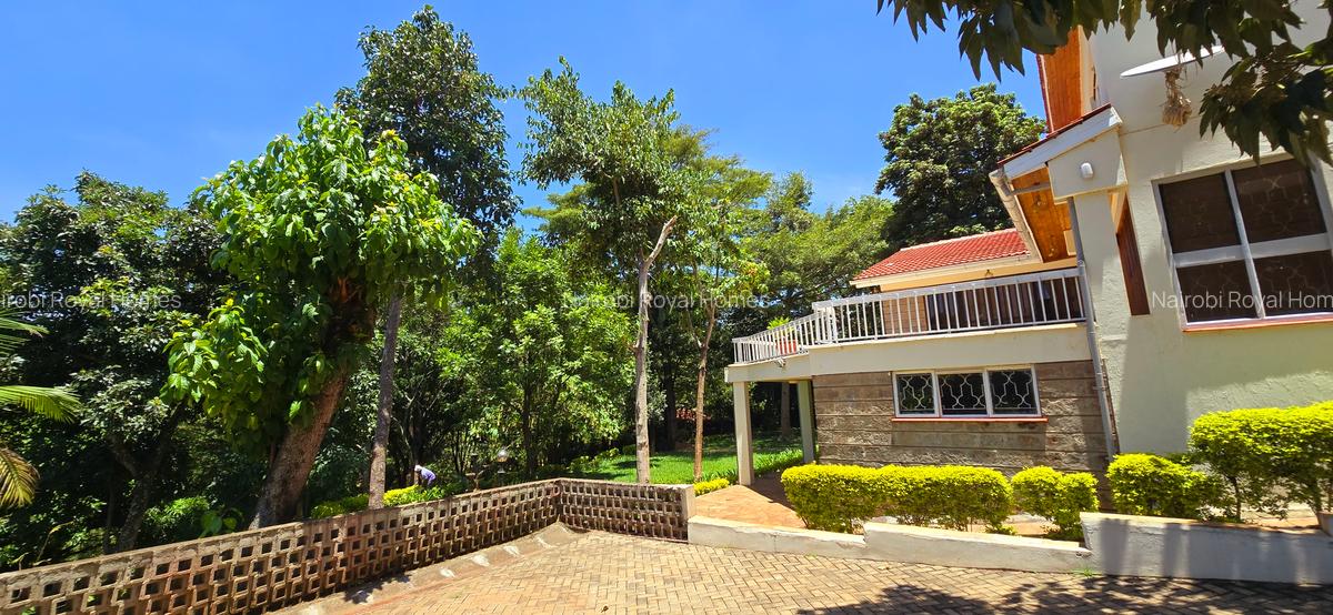 5 Bed House with En Suite at Whispers Avenue - 2