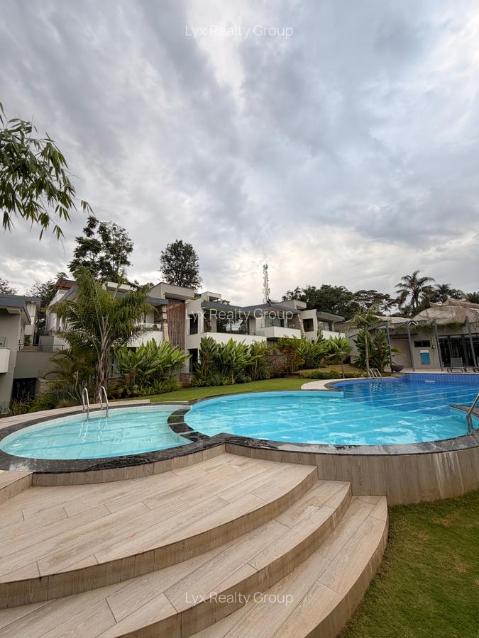 4 Bed Villa with En Suite in Spring Valley - 16