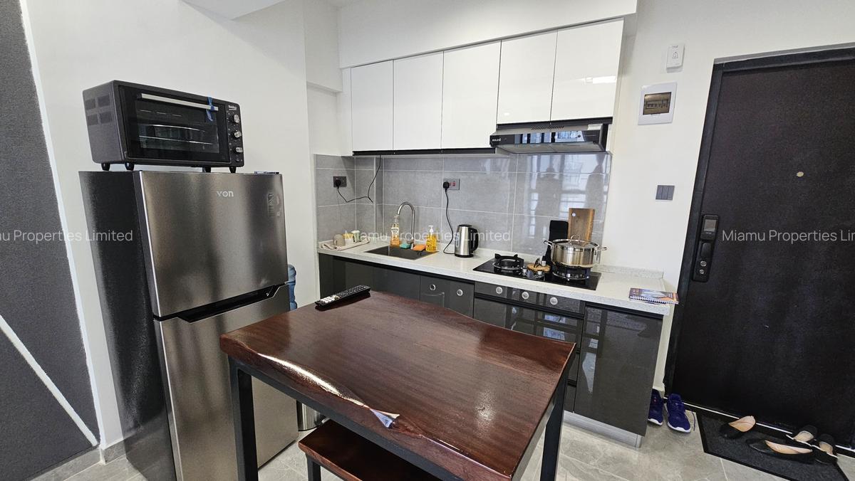 Furnished 1 Bed Apartment with En Suite at Valley Arcade - 2