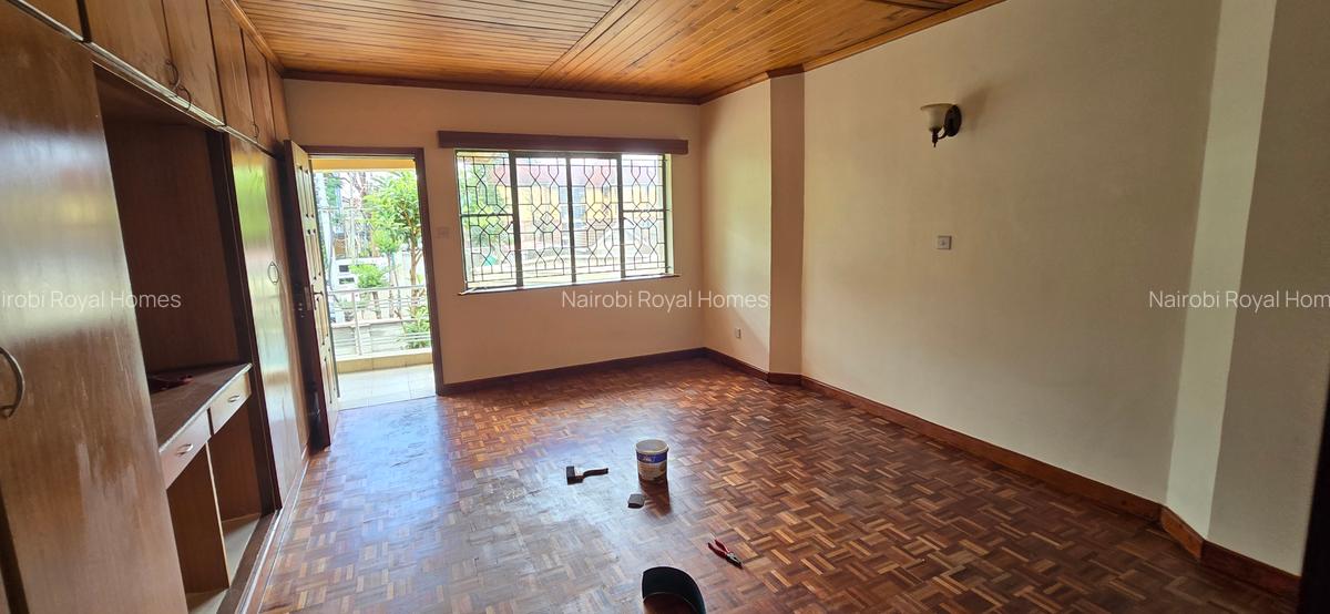 5 Bed Townhouse with En Suite at Lavington Road - 6