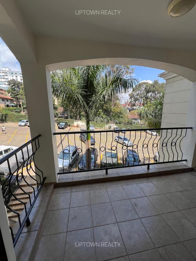 3 Bed Apartment with En Suite at Lavington - 7
