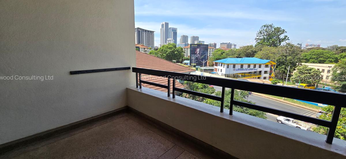 4 Bed Apartment with En Suite in Parklands - 13