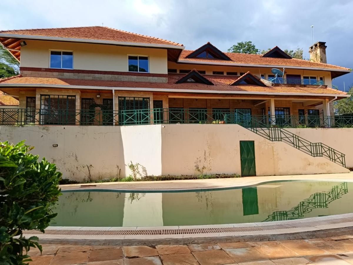 5 Bed House with En Suite at Nyari - 8