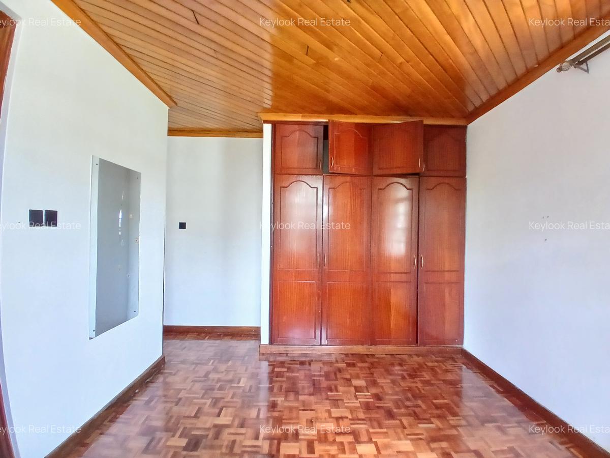 4 Bed Townhouse with En Suite in Lavington - 11