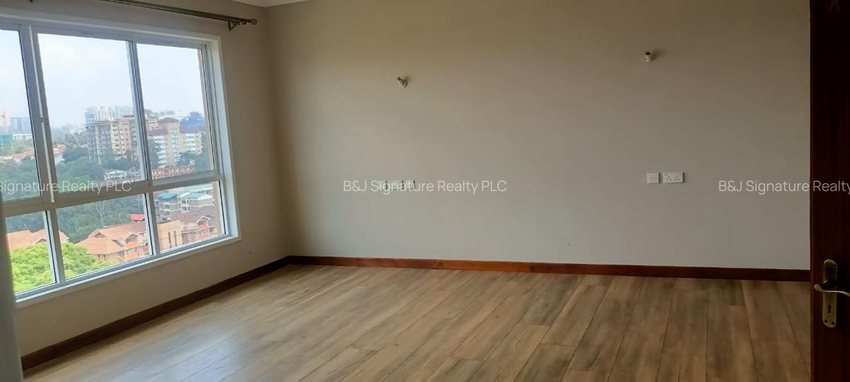 3 Bed Apartment with En Suite in Riverside - 15