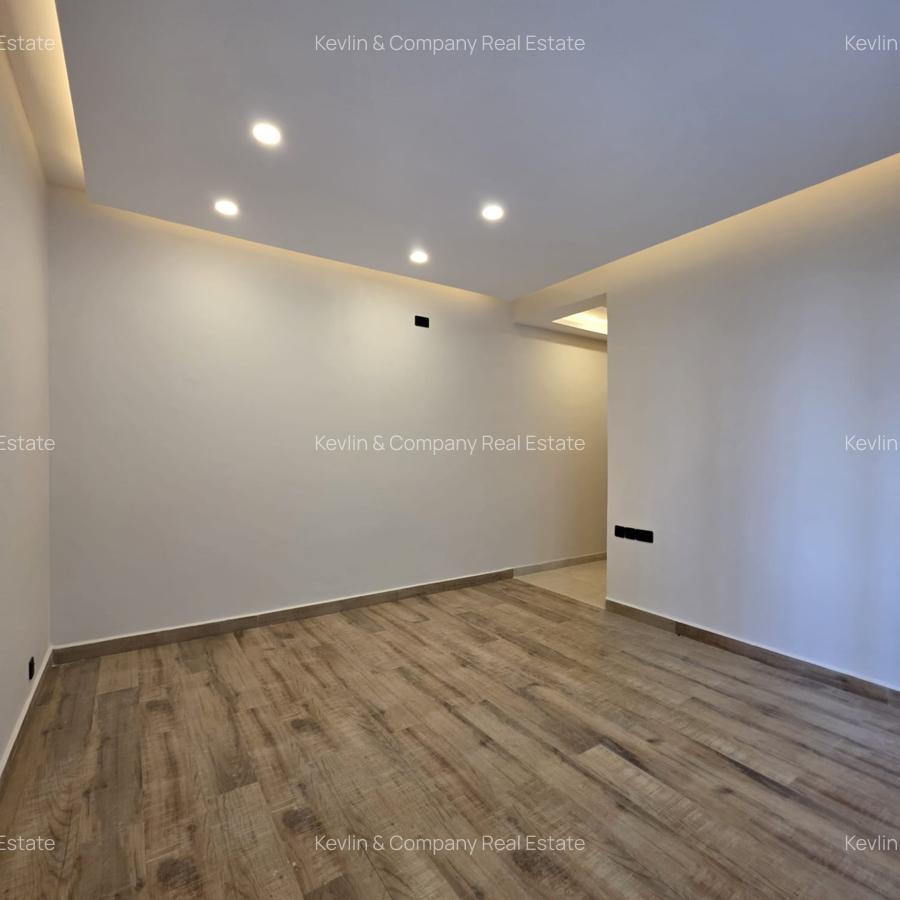 5 Bed Townhouse with En Suite in Westlands Area - 19