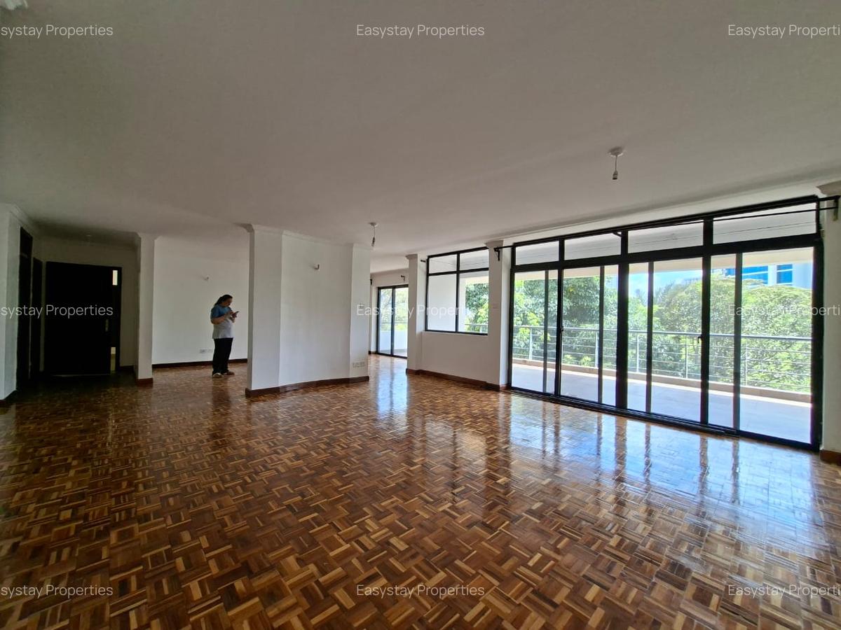 3 Bed Apartment with En Suite in Westlands Area - 4