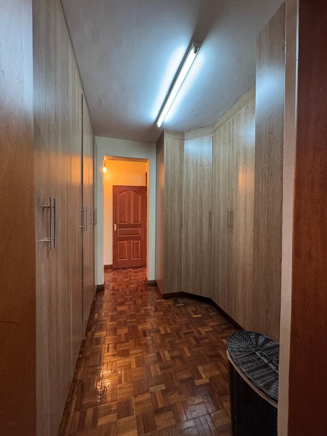 5 Bed Townhouse with En Suite in Lavington - 14