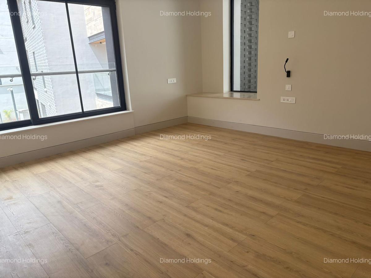 5 Bed Villa with En Suite at Westlands - 10