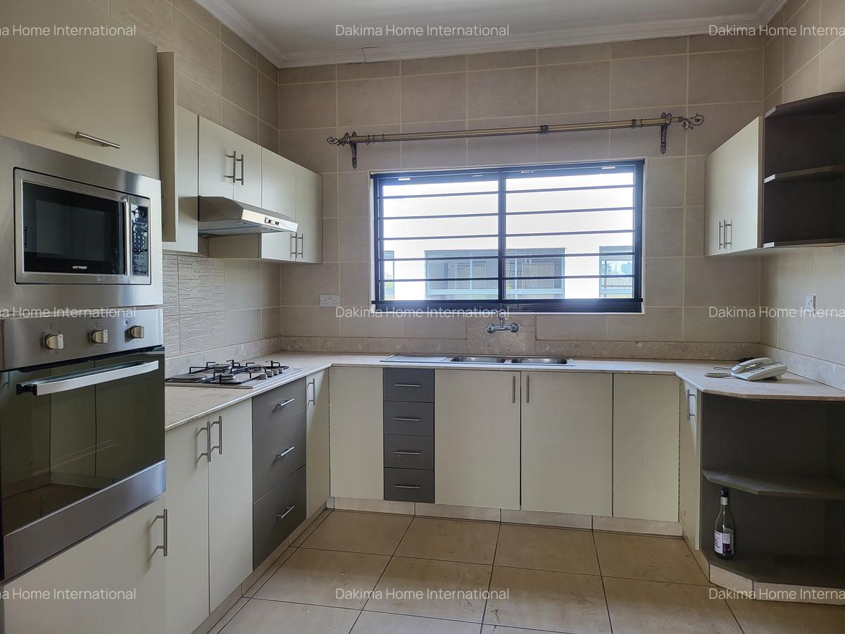 2 Bed Apartment with En Suite in Rhapta Road - 2