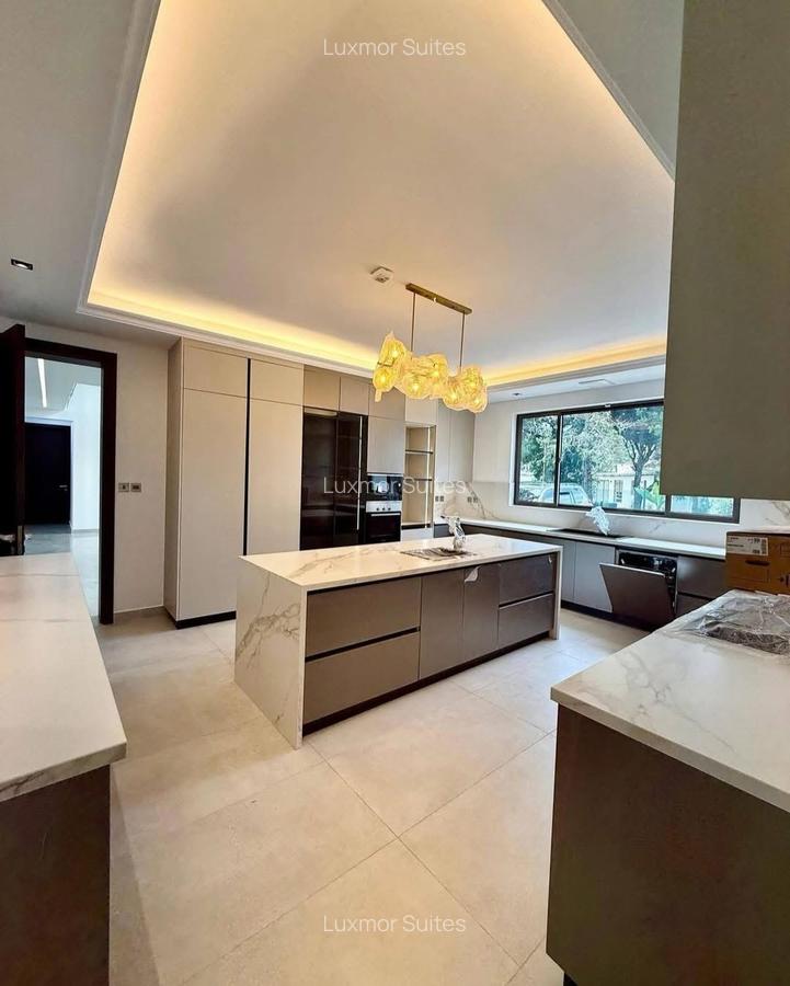 5 Bed Villa with En Suite at Hardy Karen - 9