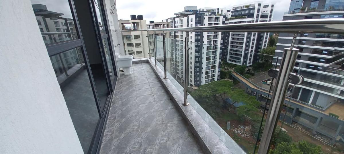 2 Bed Apartment with En Suite at Riverside Drive - 7