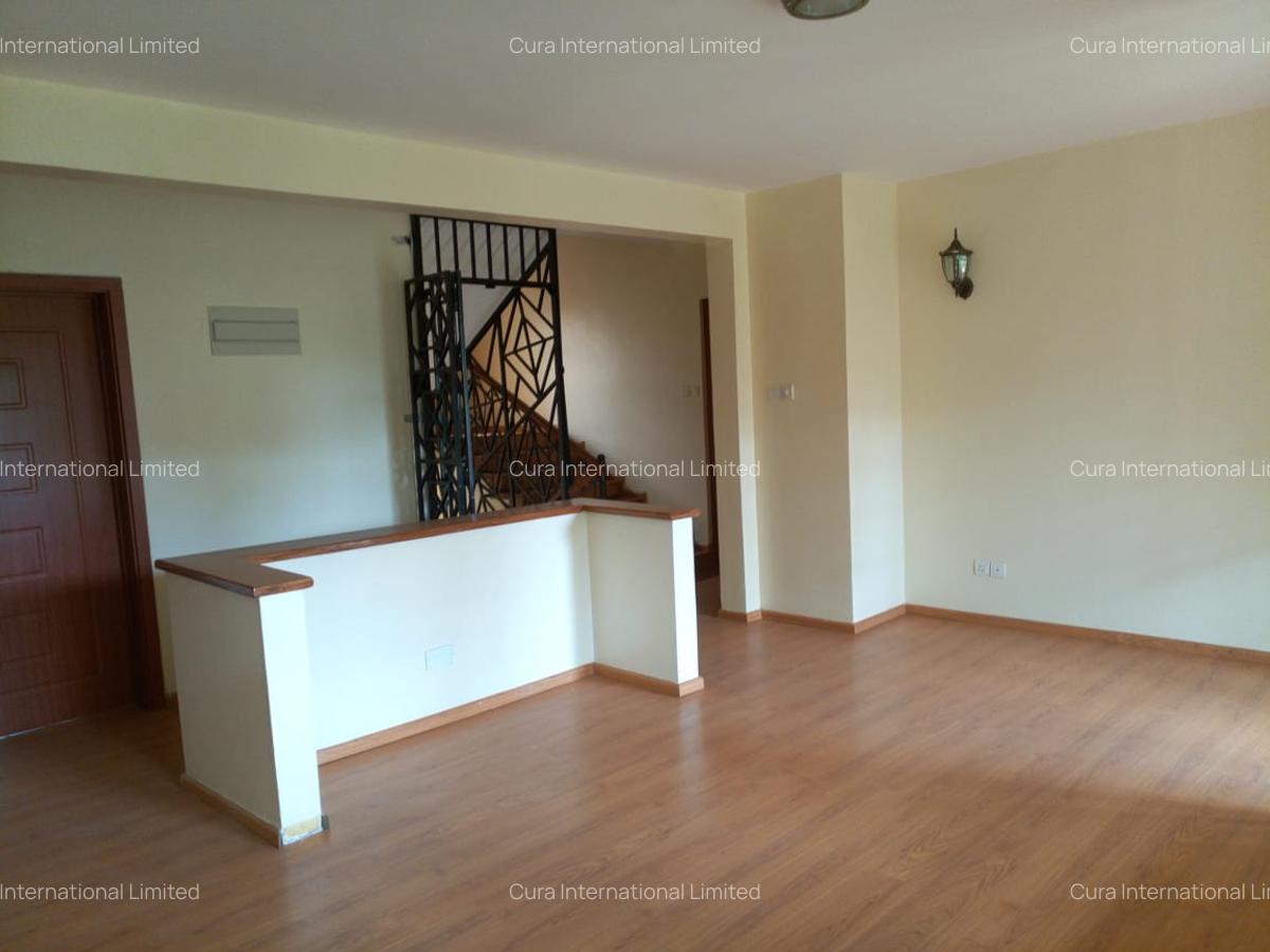 5 Bed House with En Suite in Runda - 4