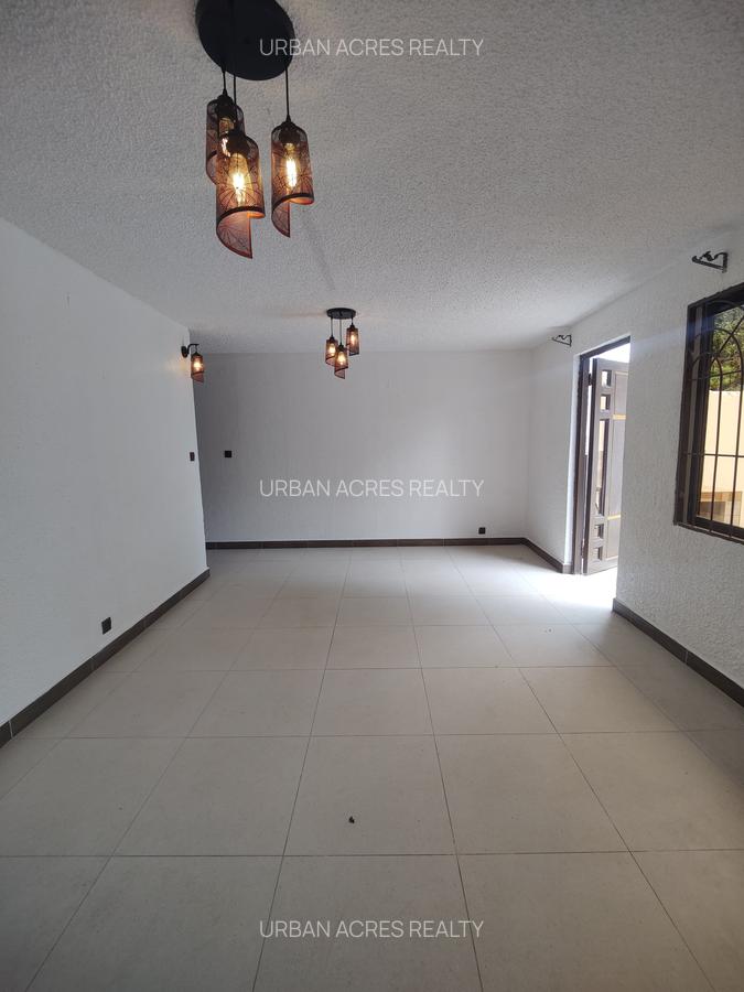 3 Bed Townhouse with En Suite in South C - 3