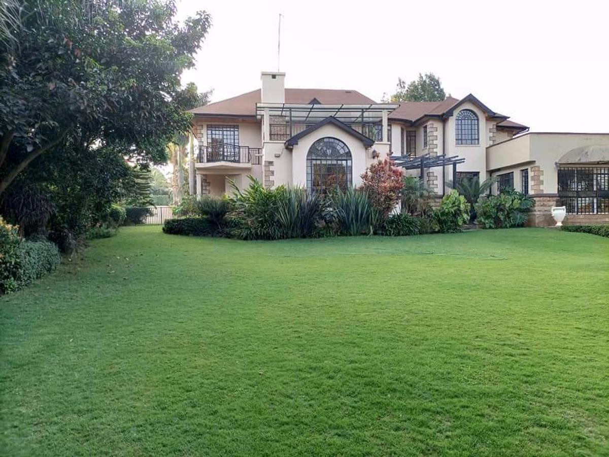 5 Bed House with En Suite in Runda - 1