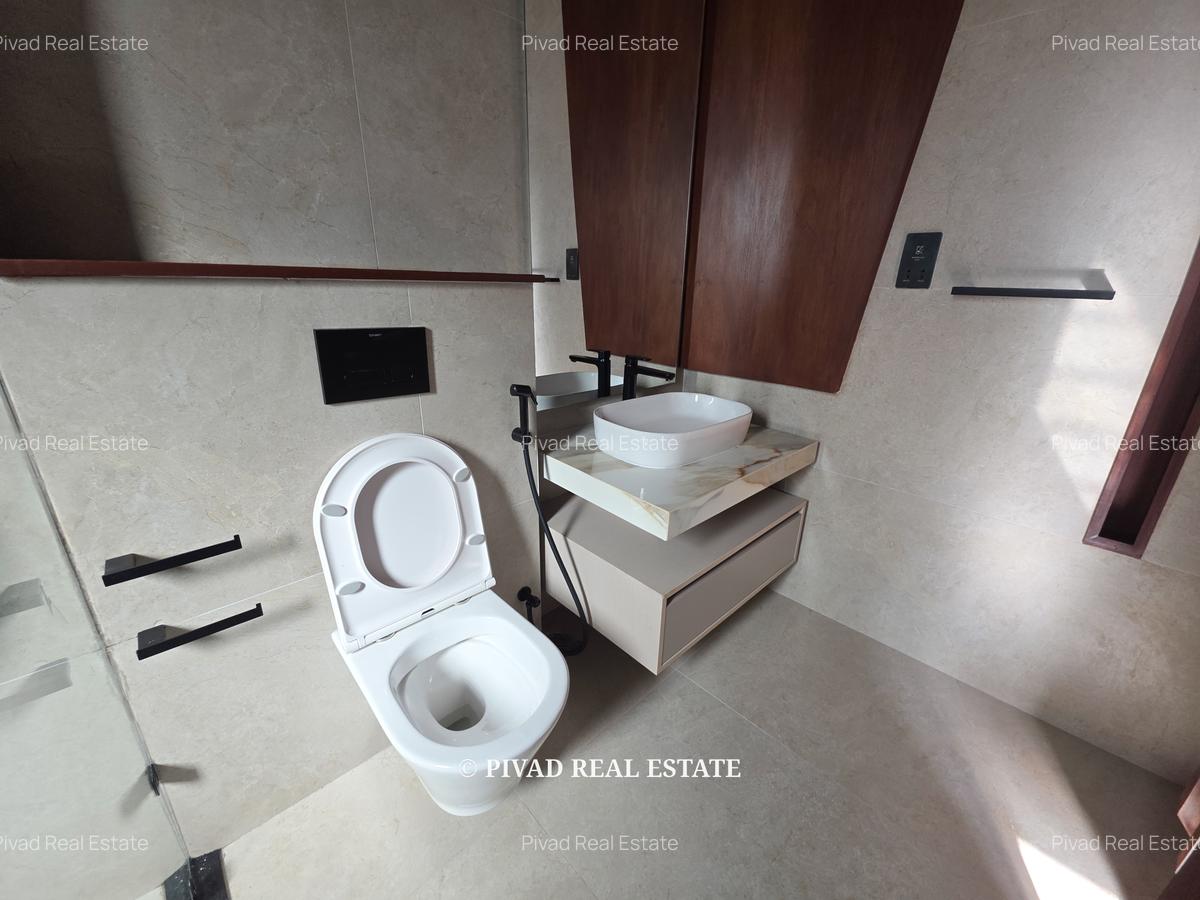 4 Bed House with Garden in Runda - 8