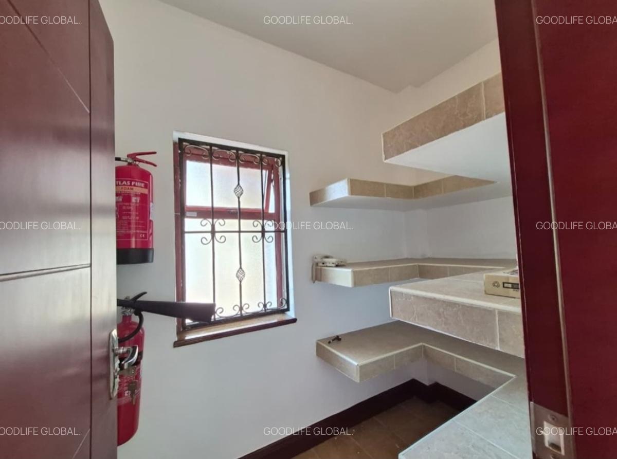 5 Bed House with En Suite at Runda - 11
