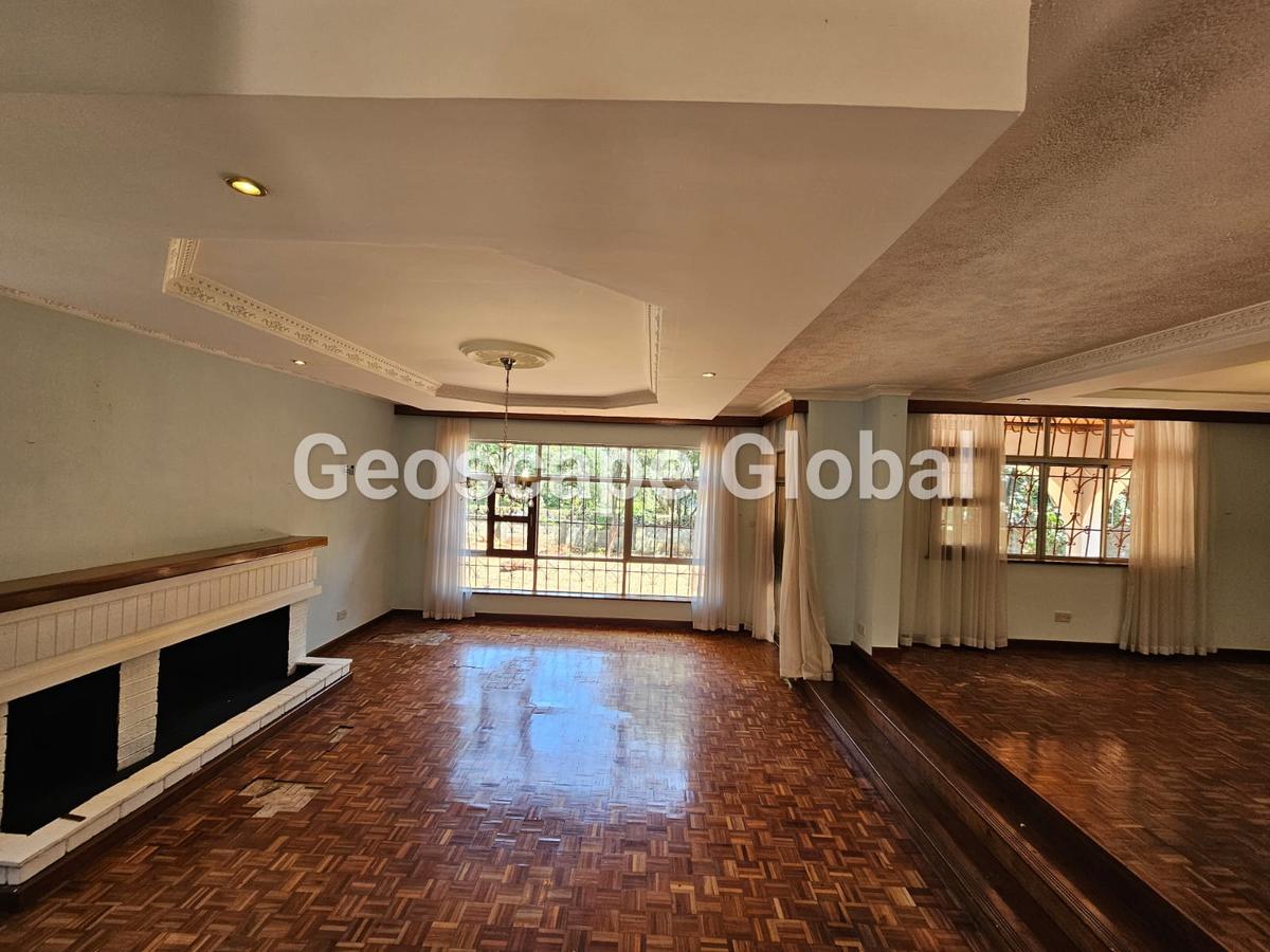 5 Bed House with En Suite in Runda - 9