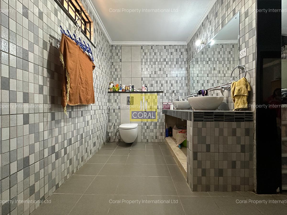 7 Bed House in Runda - 15