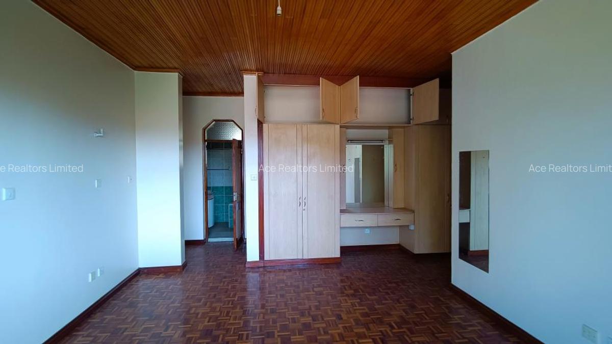 4 Bed Apartment with En Suite at Riverside Estate Nairobi - 8