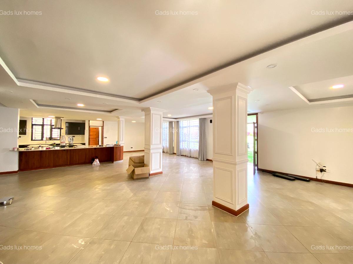 5 Bed Villa with En Suite at Spring Valley - 20