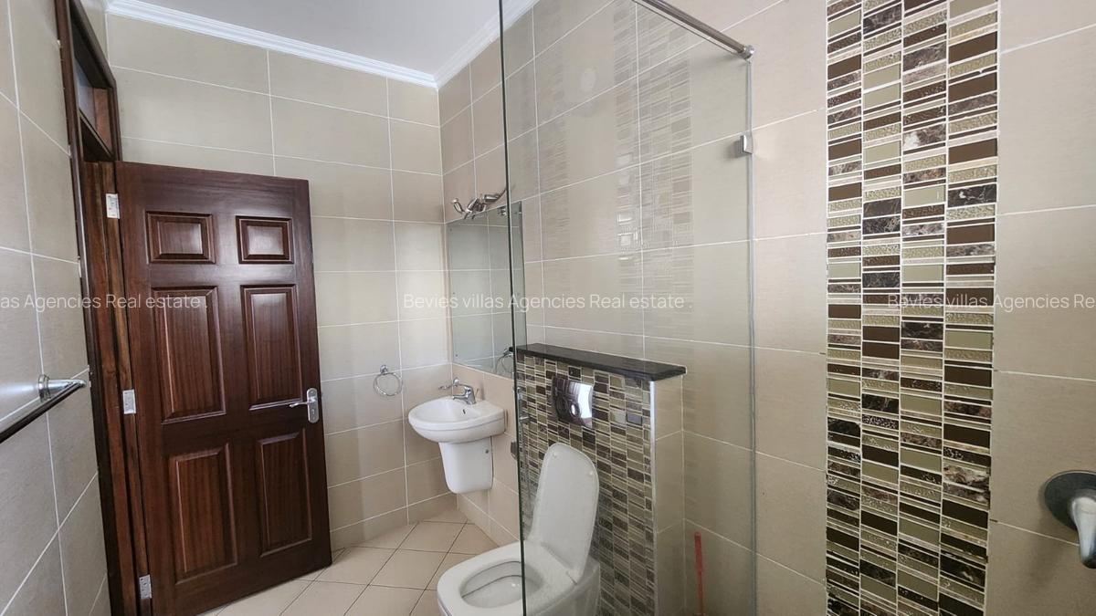 4 Bed Apartment with En Suite in Westlands Area - 5