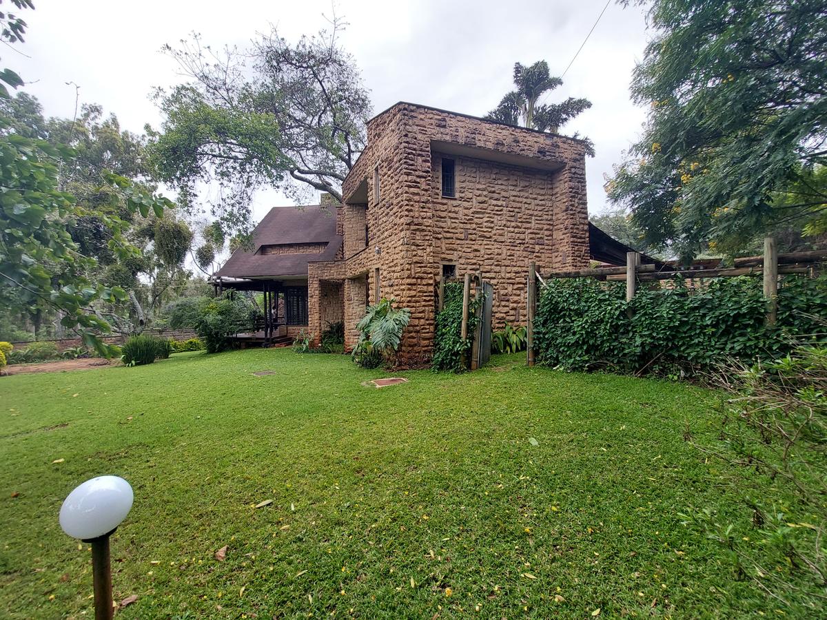 5 Bed House with En Suite at Lake View Road - 3