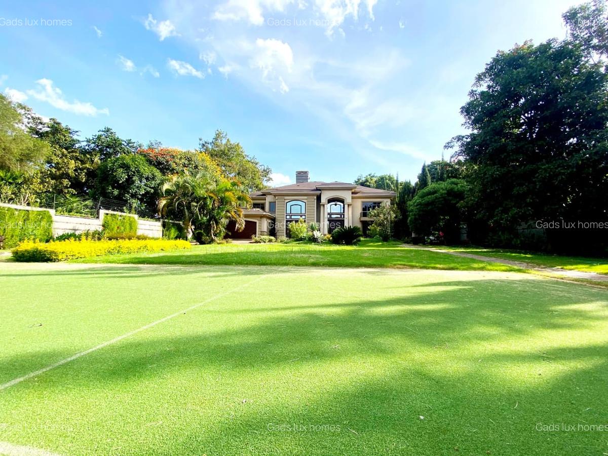 5 Bed Villa with En Suite at Runda - 1