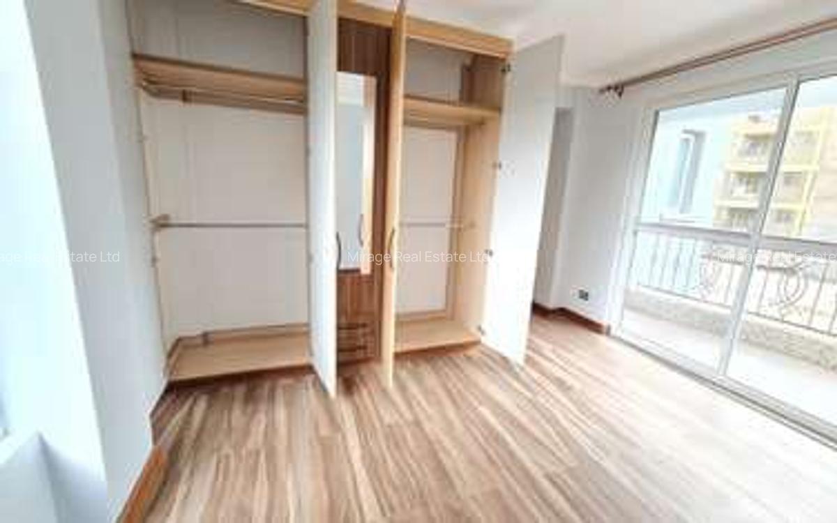 3 Bed Apartment with Gym in Garden Estate - 17