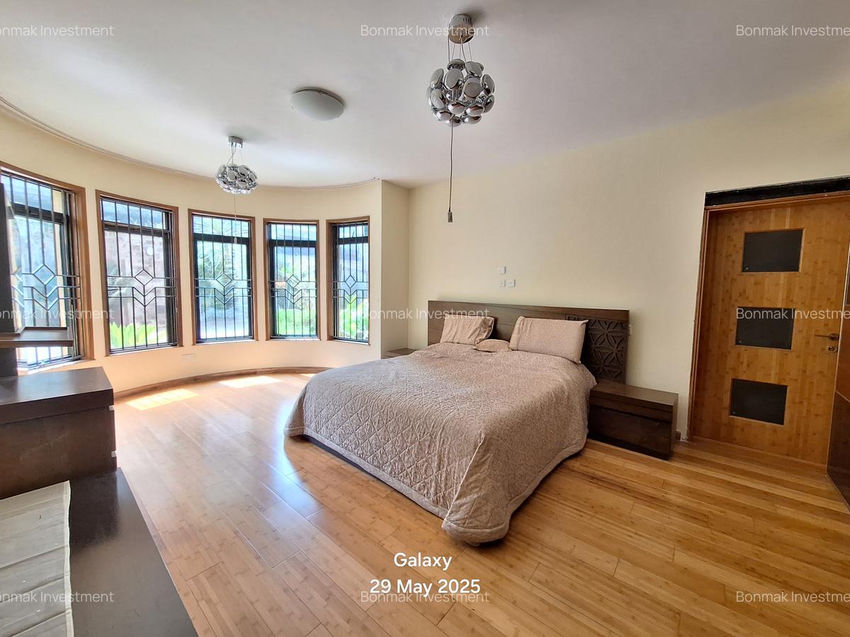 5 Bed Townhouse with En Suite at Kyuna Road - 8