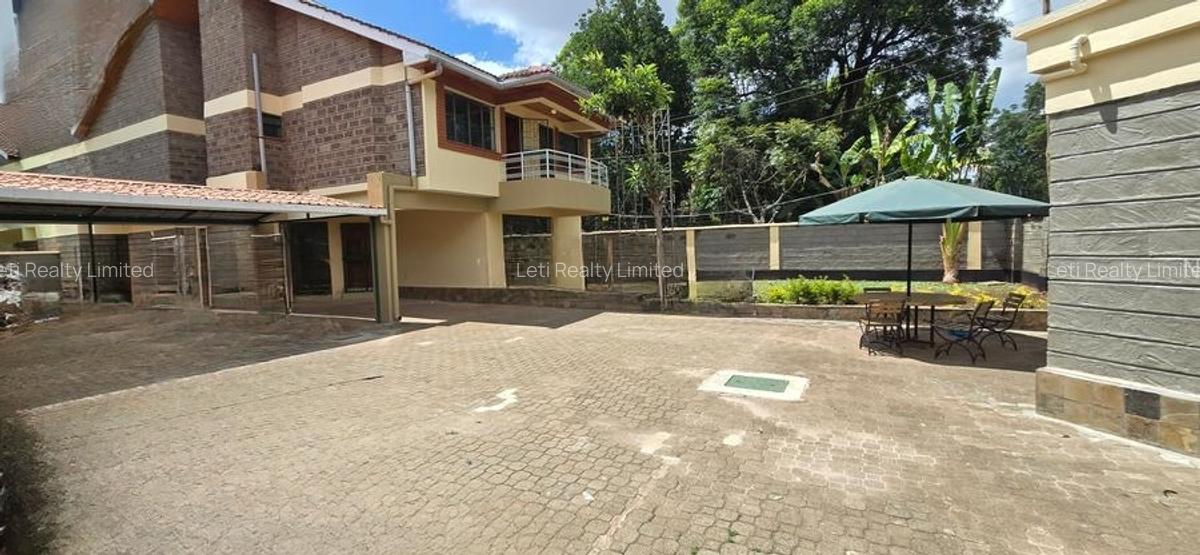 5 Bed Townhouse with En Suite in Lavington - 1