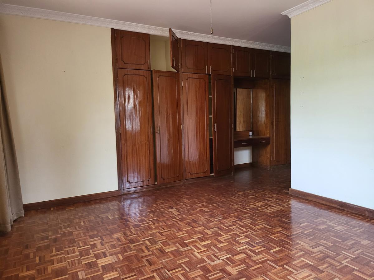 4 Bed House with En Suite in Runda - 11